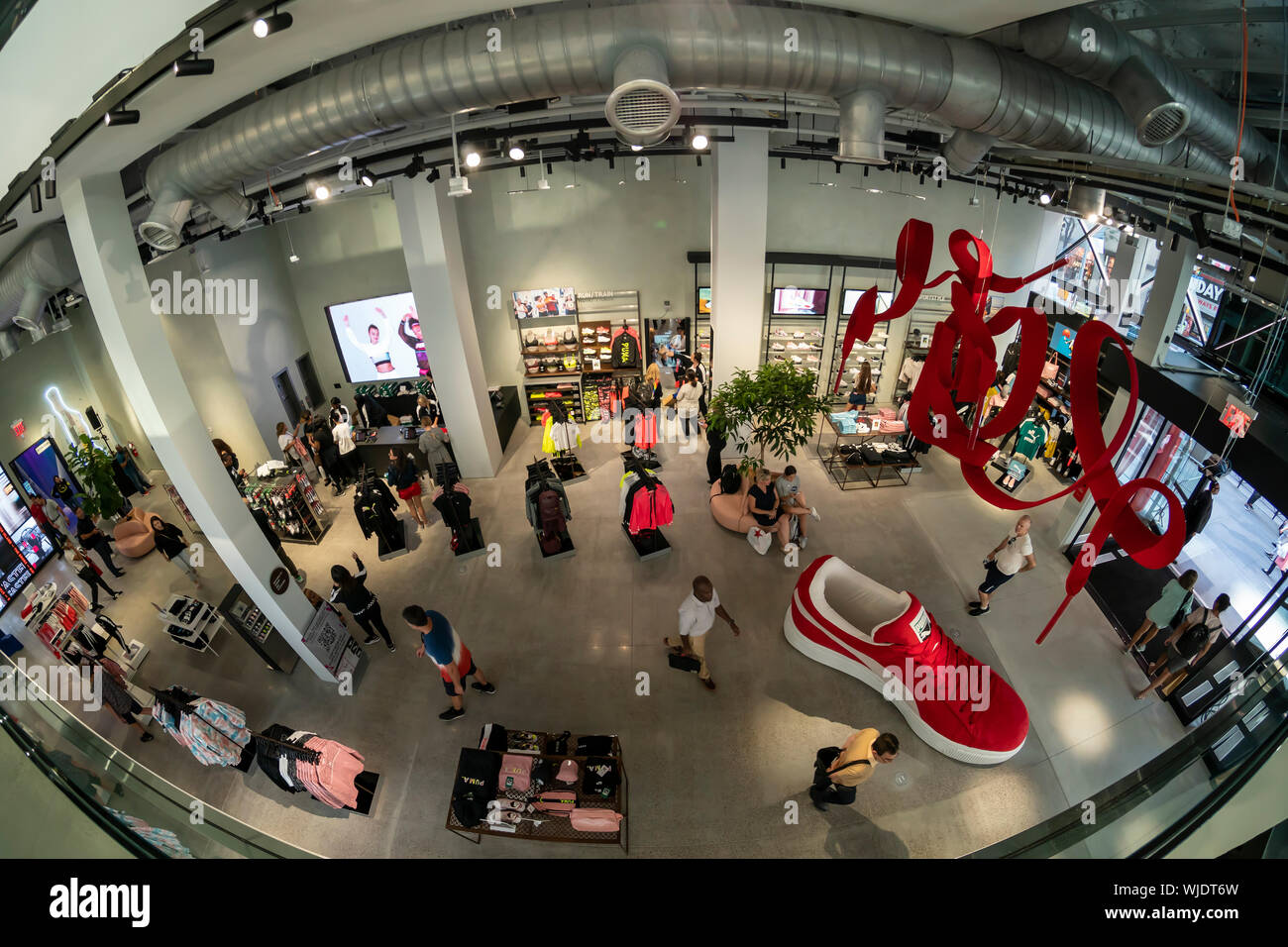 Puma Flagship Store on Fifth Avenue, New York City, USA Stock Photo - Alamy