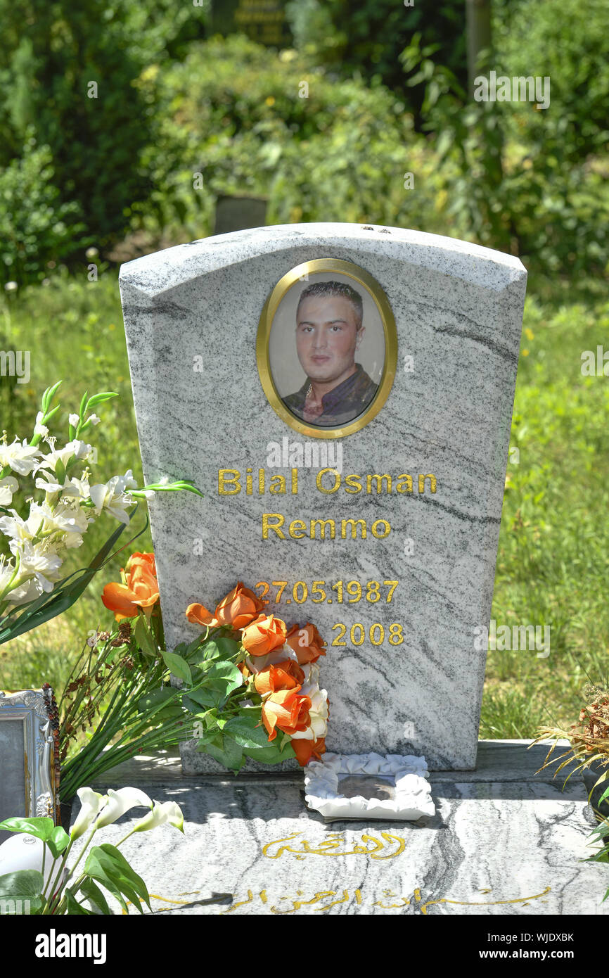 Grab Bilal Osman Remmo, Islamischer Friedhof, Columbiadamm, Tempelhof,  Tempelhof-Schöneberg, Berlin, Deutschland Stock Photo - Alamy