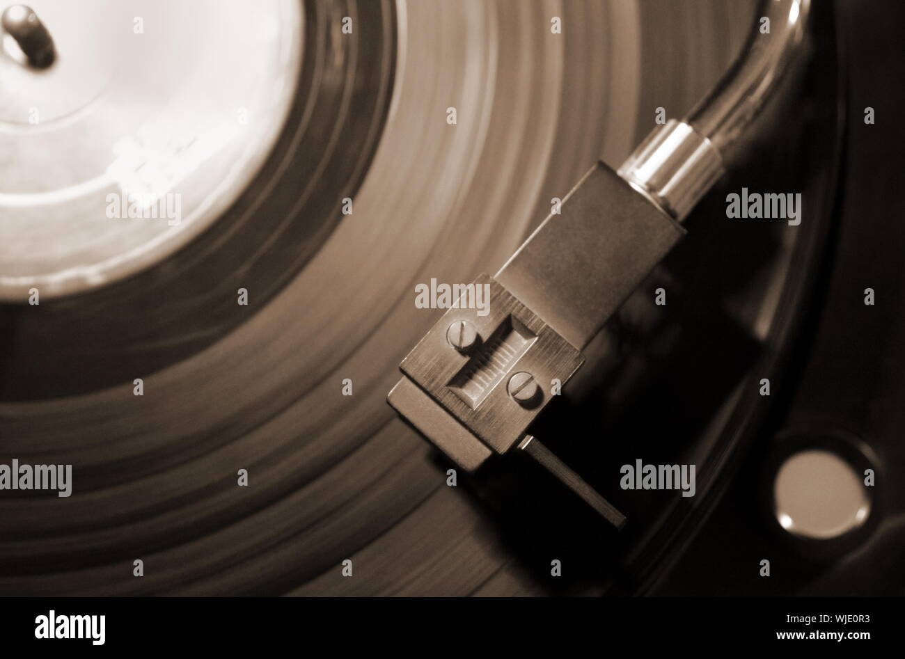 Turntable play vinyl record Stock Photo Alamy