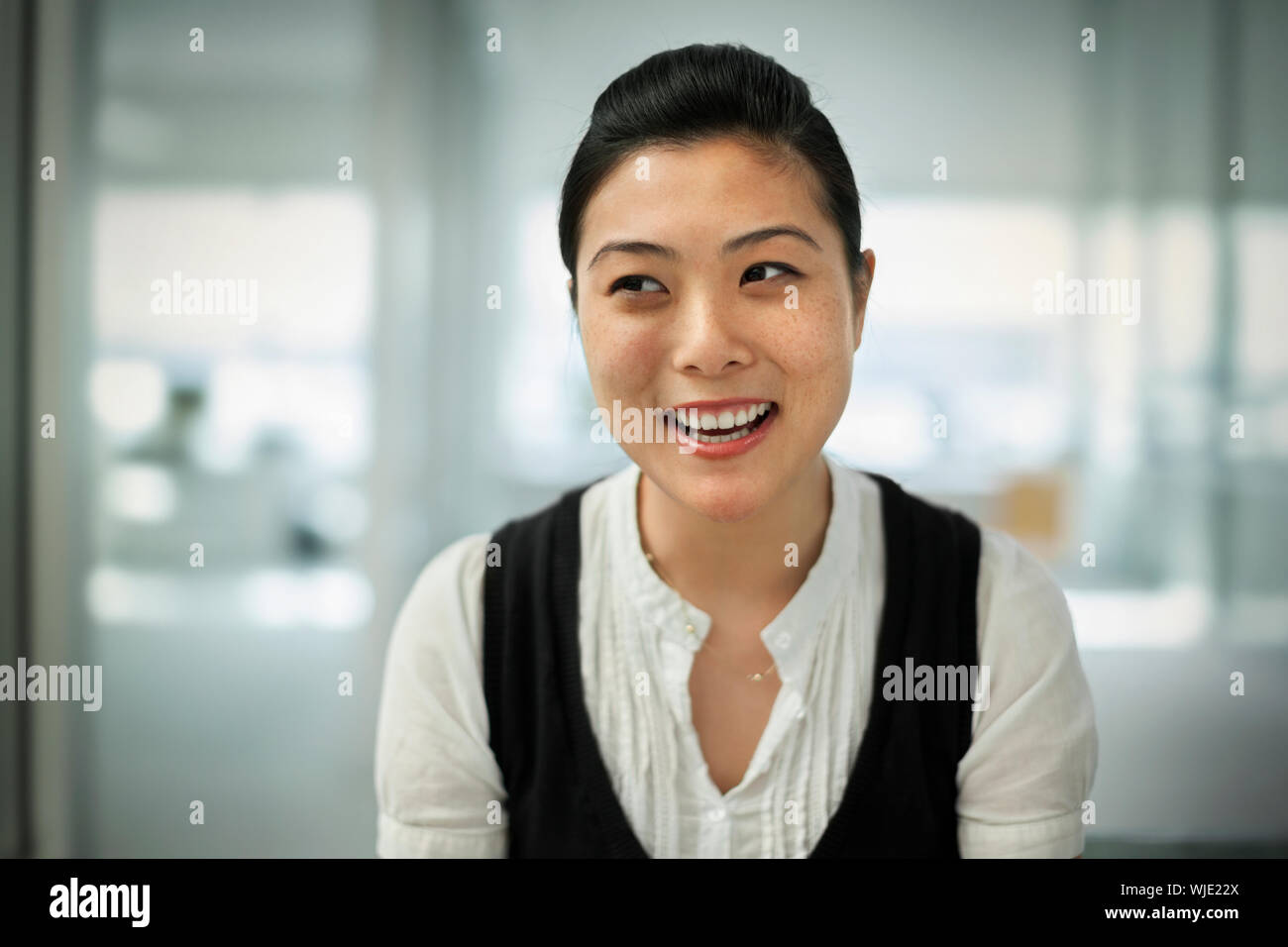 Asian businesswoman portraits hi-res stock photography and images - Alamy