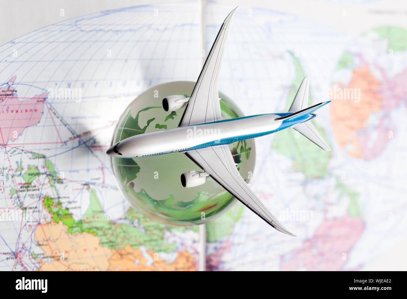 Globe illustration airplane hi-res stock photography and images - Alamy
