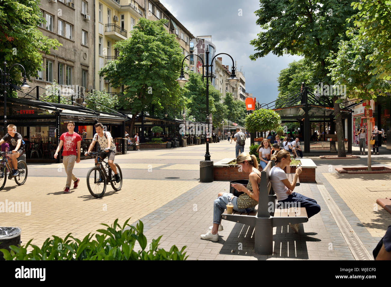 Vitosha Boulevard, the main pedestrian and commercial street in the centre of Sofia, full of shops, bars and restaurants. Sofia, Bulgaria Stock Photo