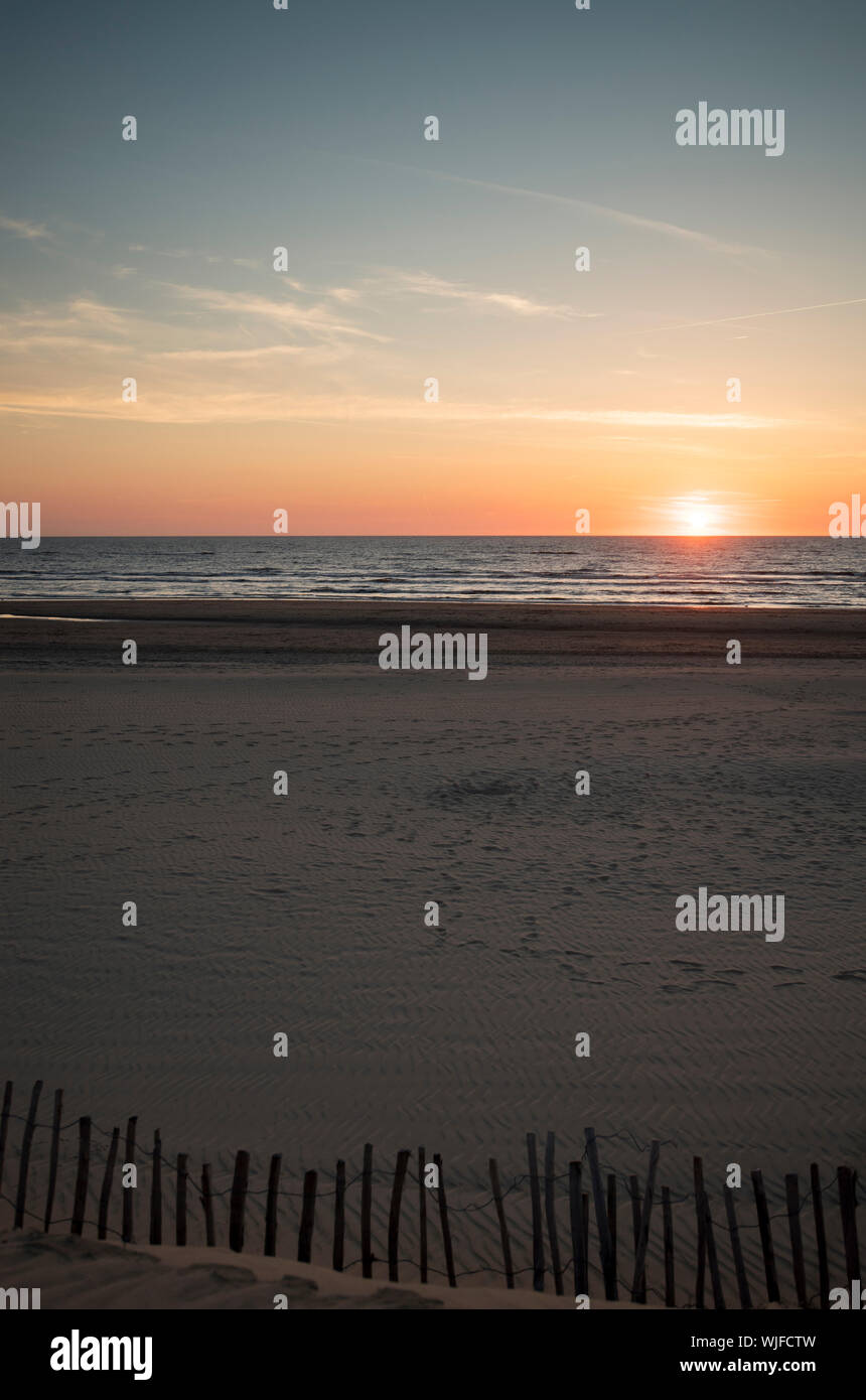 Beach of noordwijk hi-res stock photography and images - Alamy
