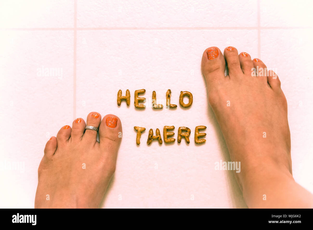 Woman hello hi-res stock photography and images - Alamy