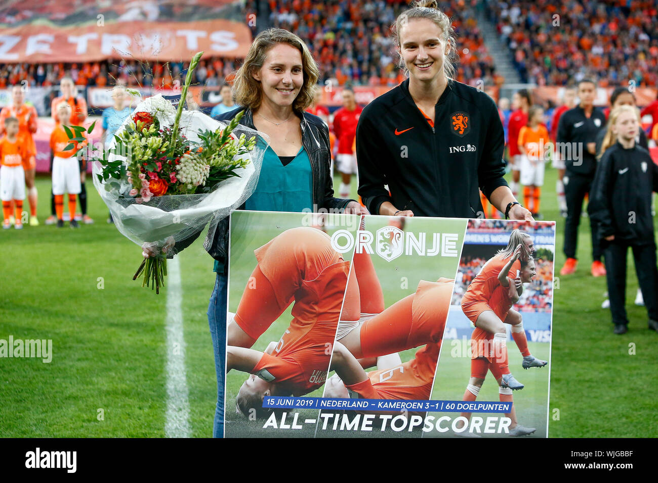 Heerenveen Netherlands 03rd Sep 19 Heerenveen 03 09 19 Abe Lenstra Stadion Uefa Womenos Euro 21 Qualifiers Netherlands Player Vivianne Miedema R Receives All Time Topscorer Price From Previous Topscorer Manon Melis L Before The