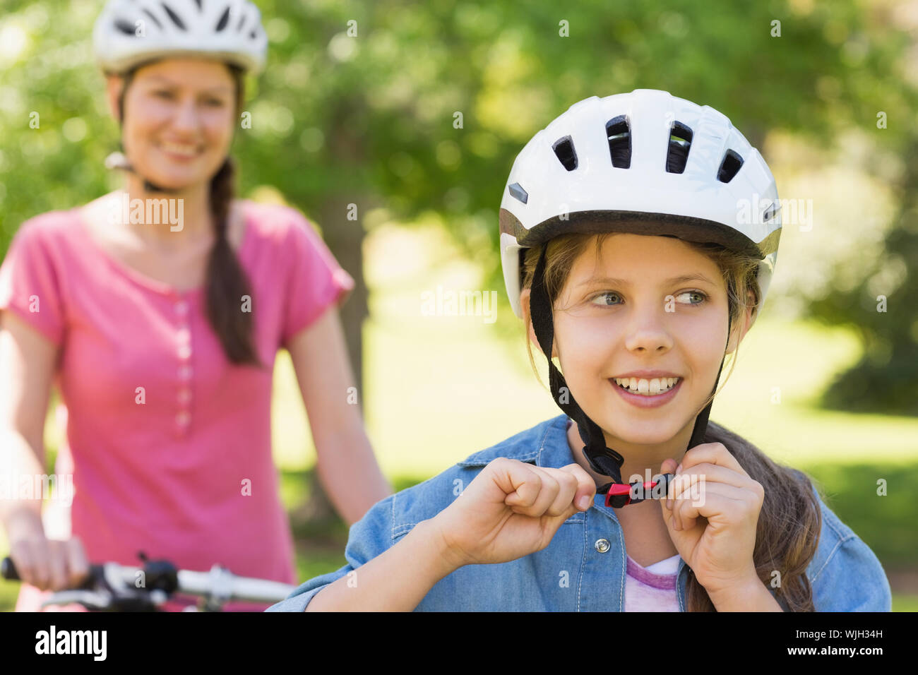 на велосипеде с улыбкой. летние приключения людей. Ride smile. Ride smile. виктор дильдин flynnflytaggart.