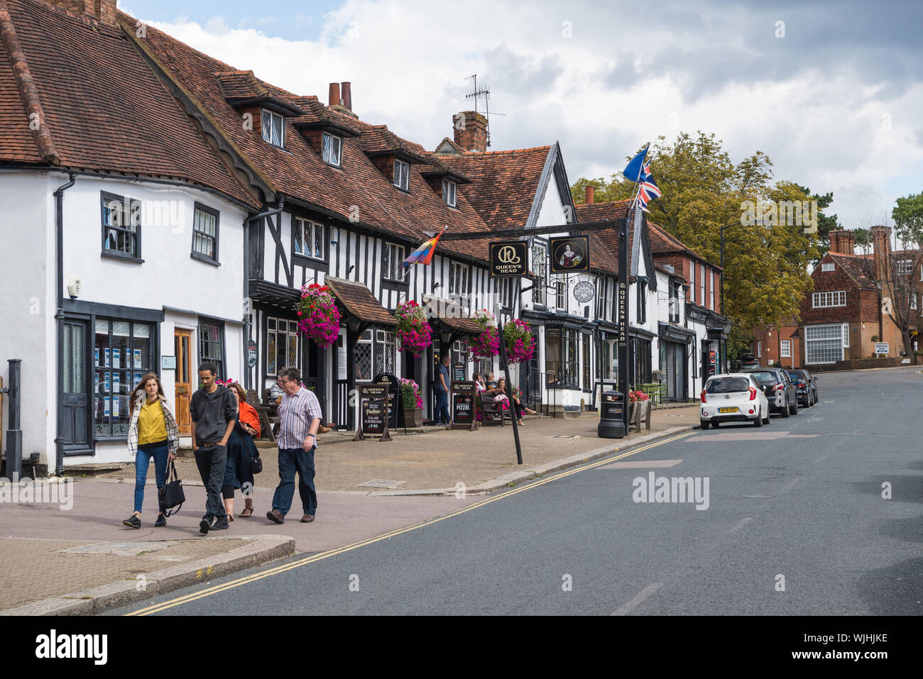 16th century queens head pinner hires stock photography and images Alamy