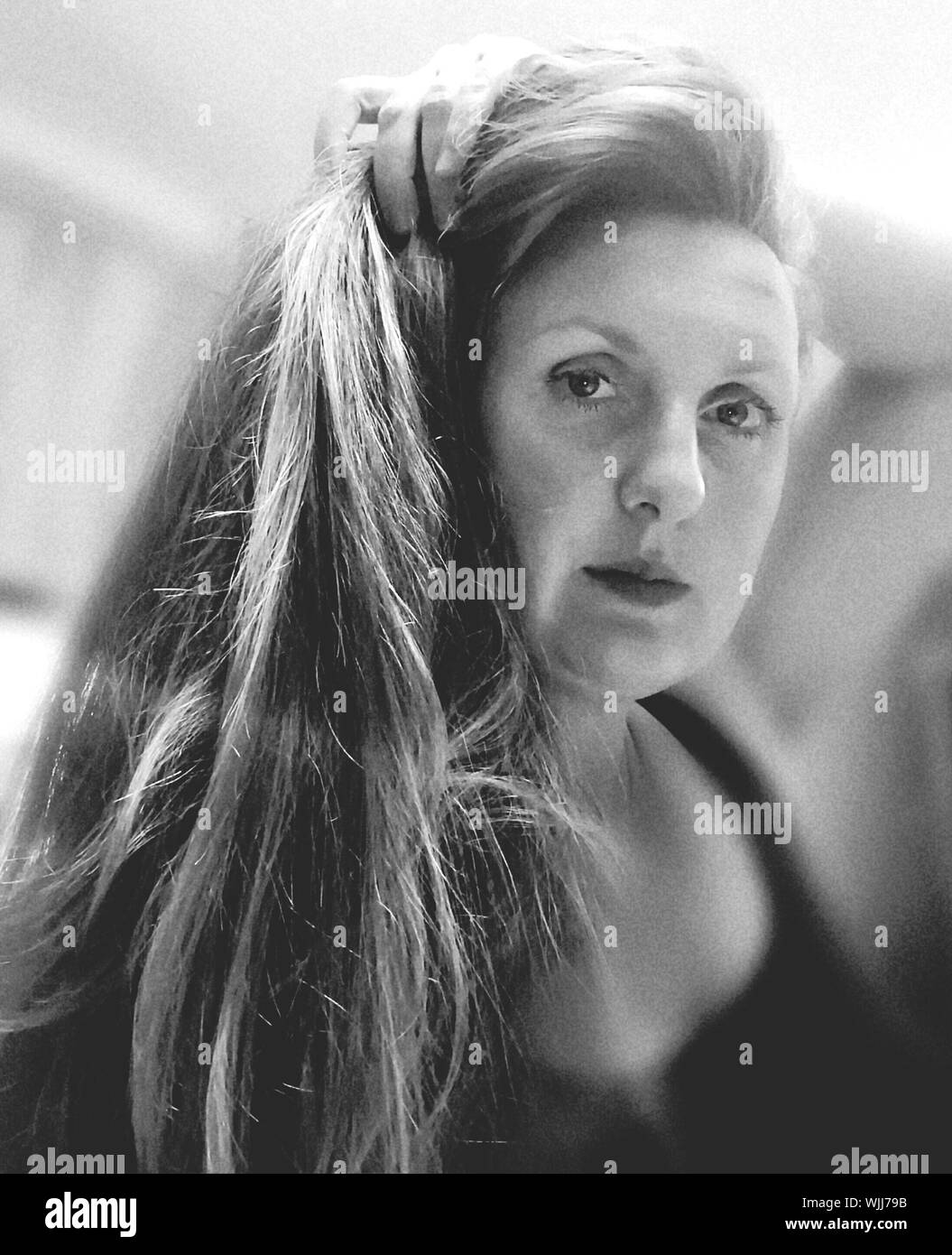 Woman with long hair hi-res stock photography and images - Alamy