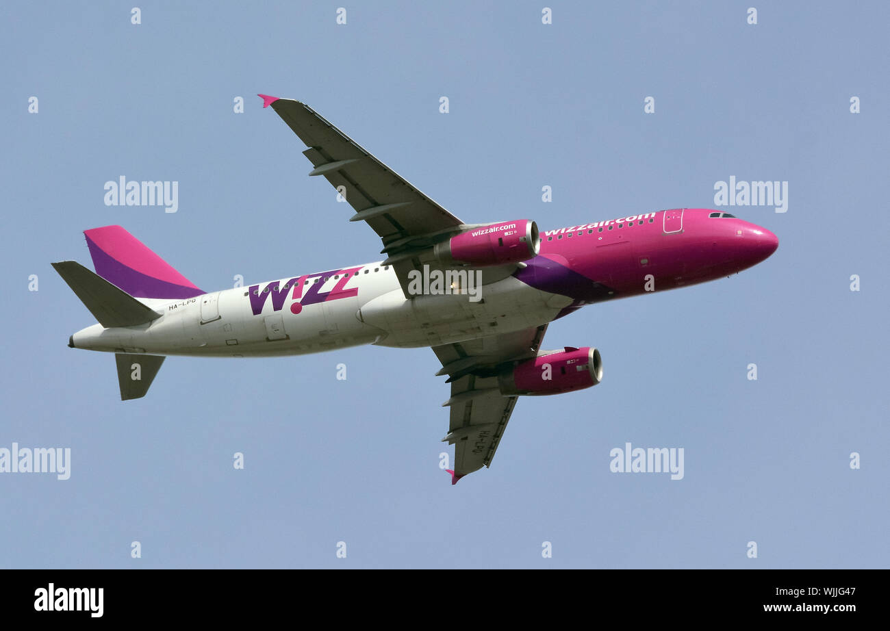 Wizzair - Airbus A320-232 airplane Stock Photo - Alamy