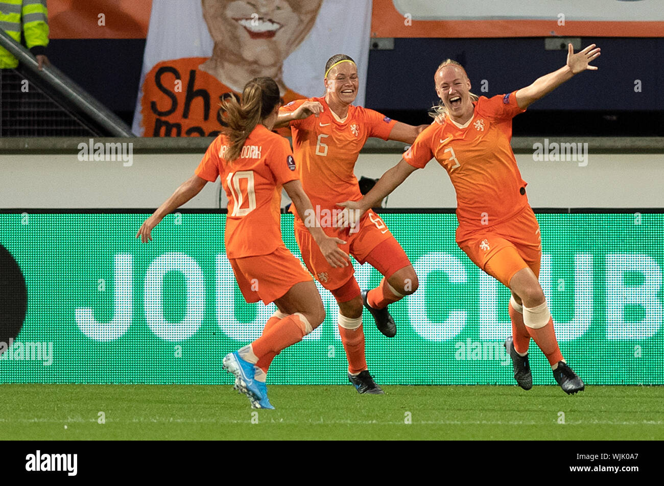 03 september 2019 Heerenveen, Netherlands Soccer Women Netherlands - Turkey  03-09-2019: Voetbal: Vrouwen Nederland v Turkije: Heerenveen Stephanie van  der Gragt of the Netherlands scores the first goal Danielle van de Donk