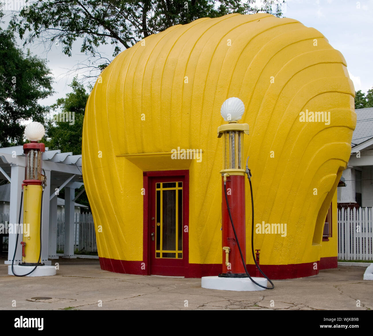 Historic Shell gas station, Raleigh, North Carolina Stock Photo Alamy
