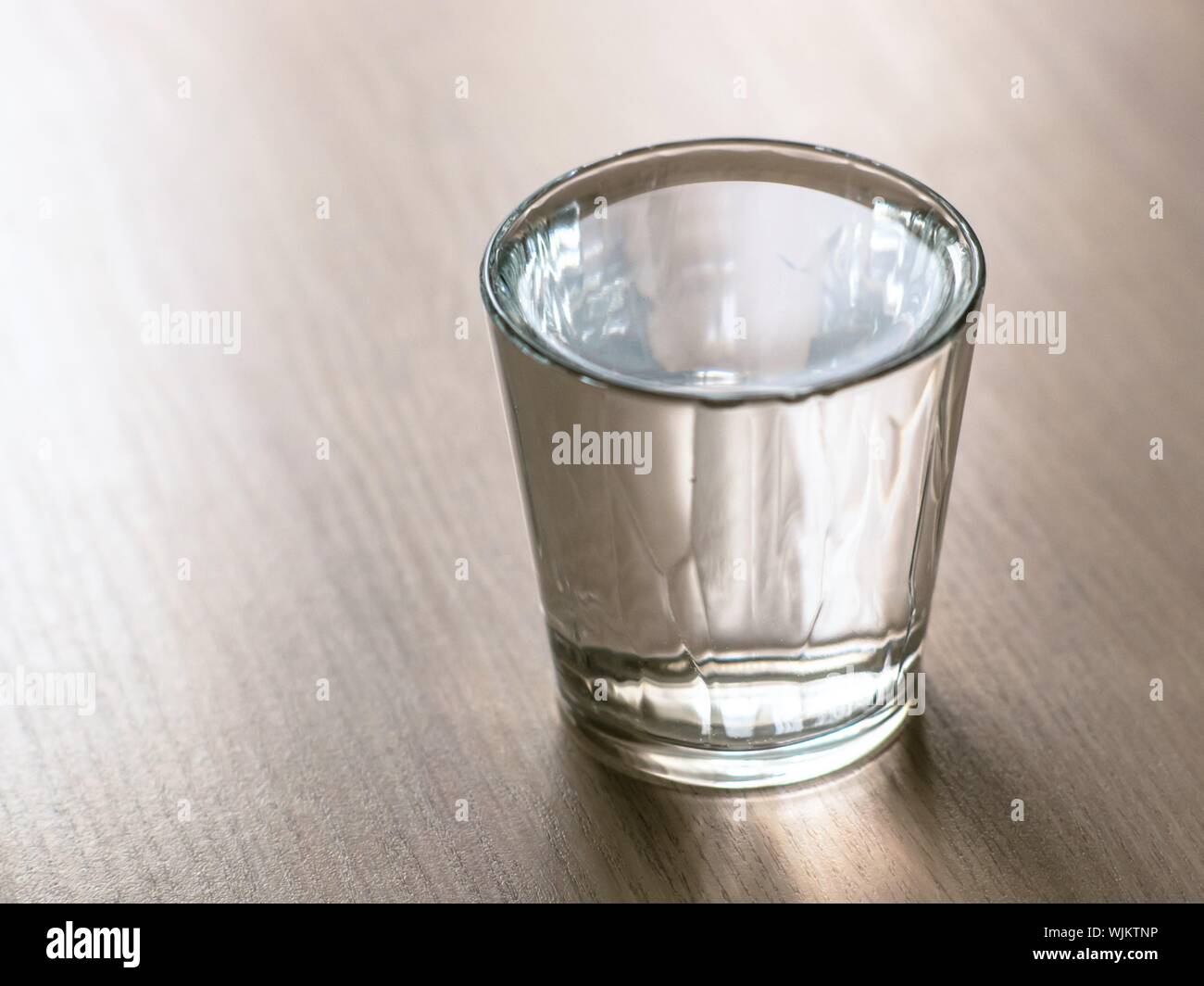 Full Glass Of Water On The Wooden Table Stock Photo Alamy Full Glass Of Water On The Wooden Table Stock Photo Alamy