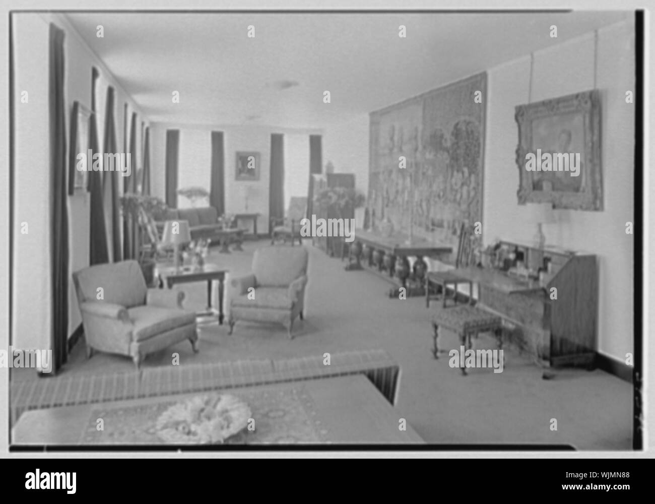 Holland House, 10 Rockefeller Plaza, New York City Stock Photo Alamy