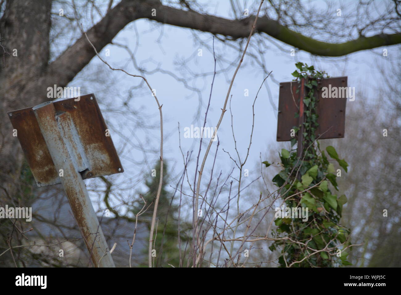 Abandoned signs hires stock photography and images Alamy