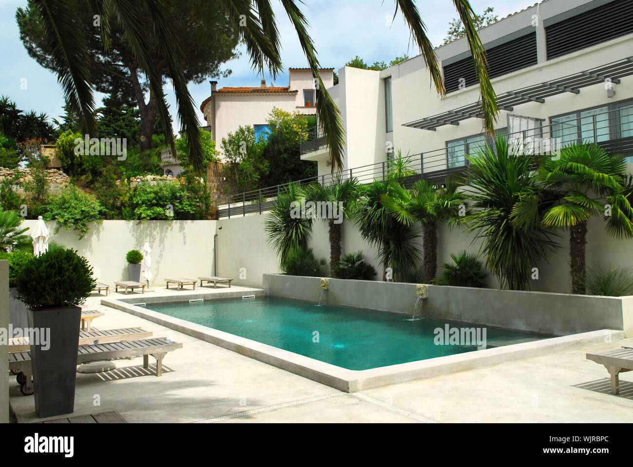 Swimming pool of mediterranean villa in French Riviera Stock Photo - Alamy