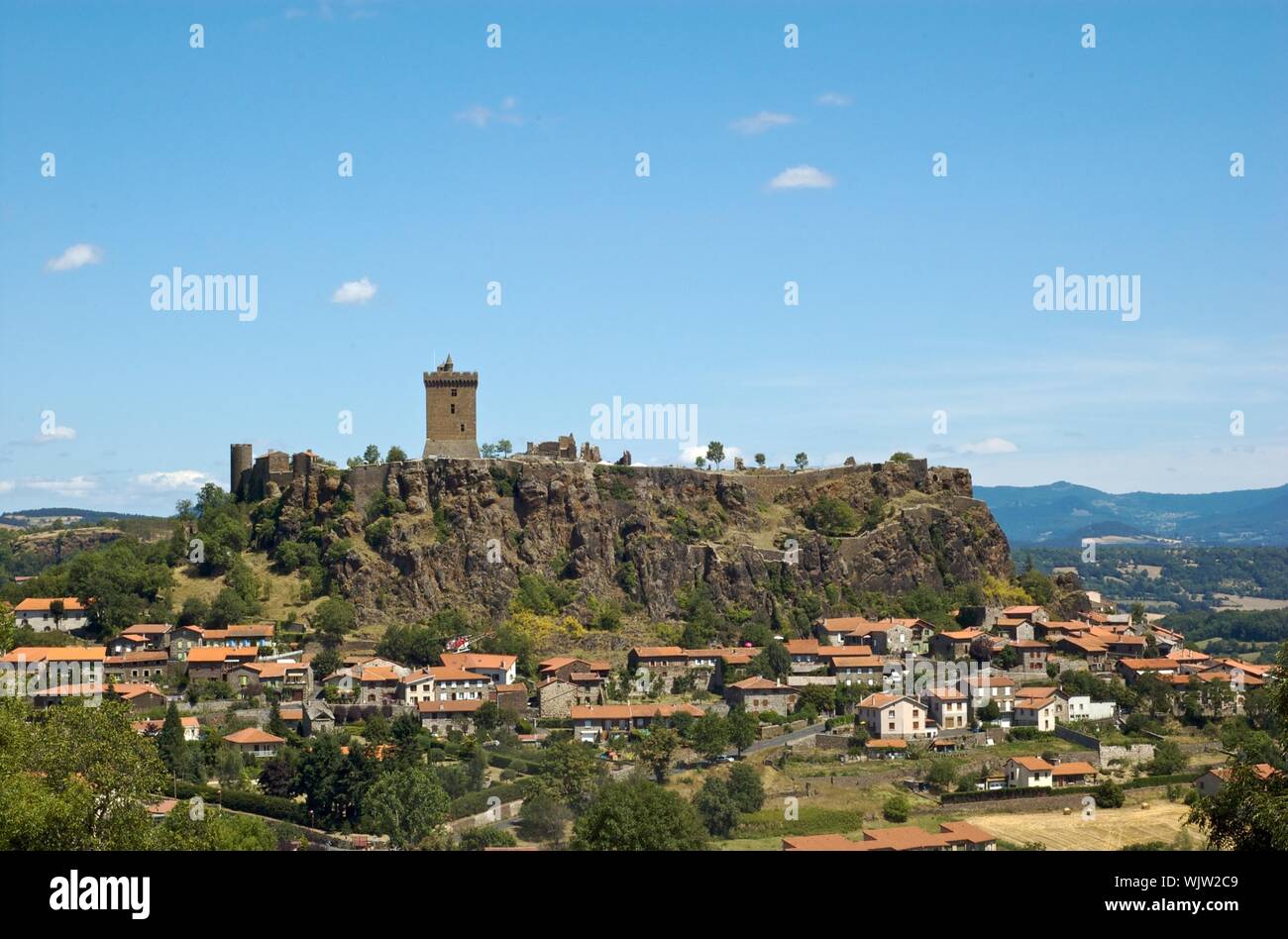 fortress-polignac-in-auvergne-central-france-in-summer-stock-photo