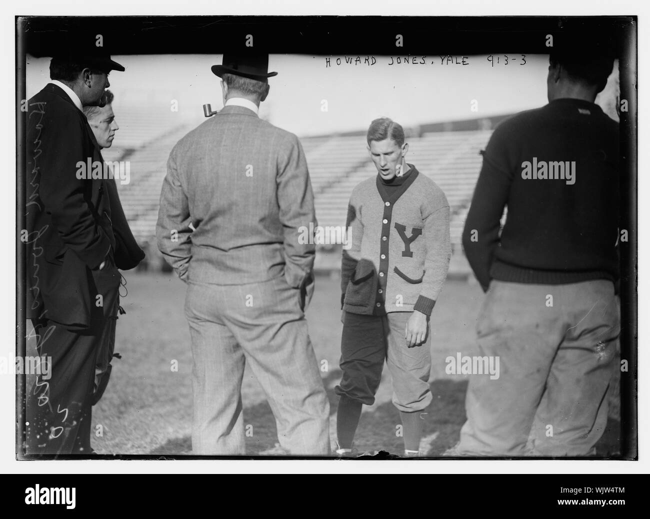 Howard Jones, Yale Varsity football team, on field, with others Stock Photo