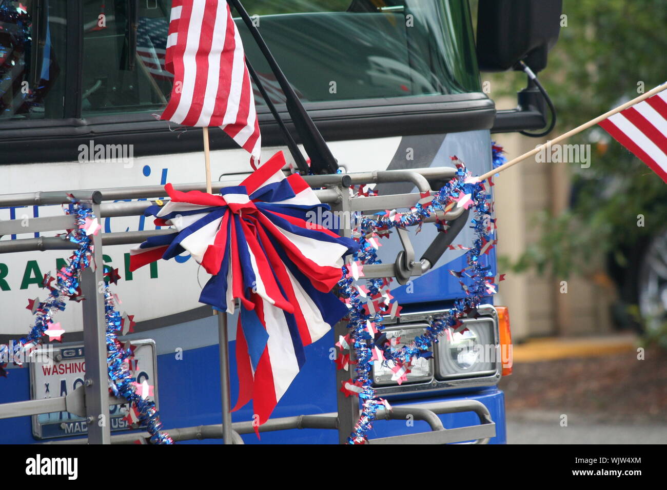 Decorated bus hires stock photography and images Alamy