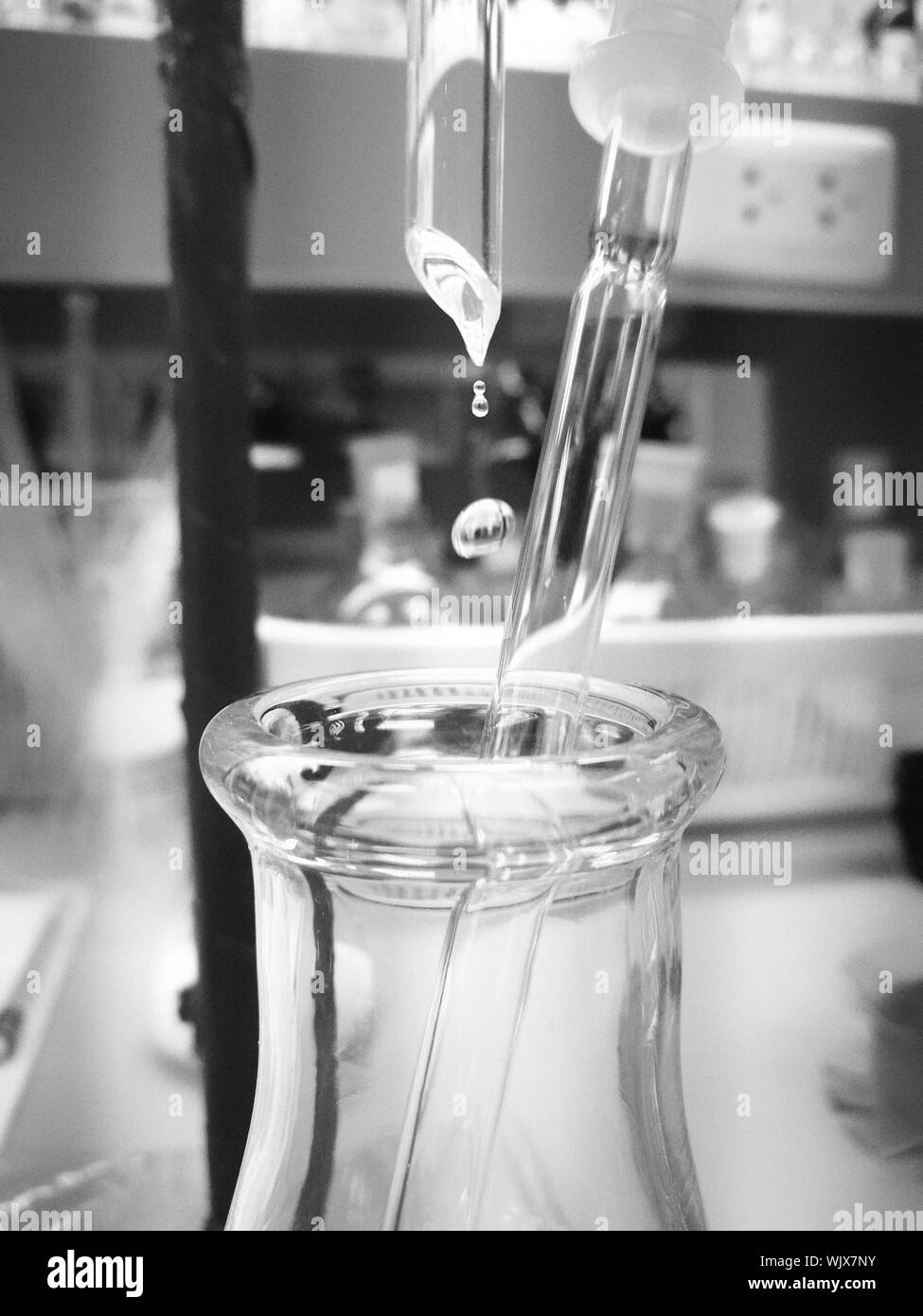 Conical flask pipette hires stock photography and images Alamy