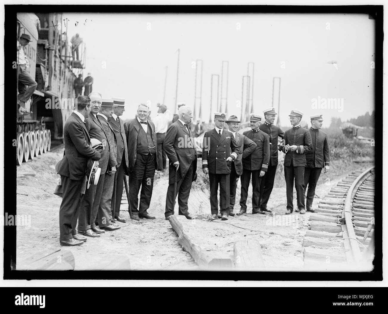 INDIAN HEAD, MD. NAVY PROVING GROUND. GROUP. ADM. EARLE, 6TH FROM RIGHT