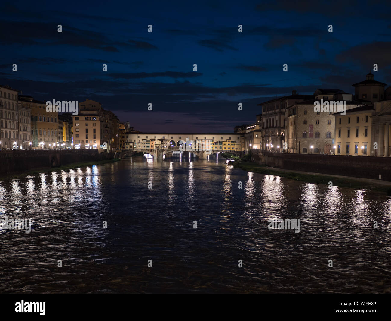 Night time view of Florence, Ponte Vecchio, Palazzo Vecchio and ...