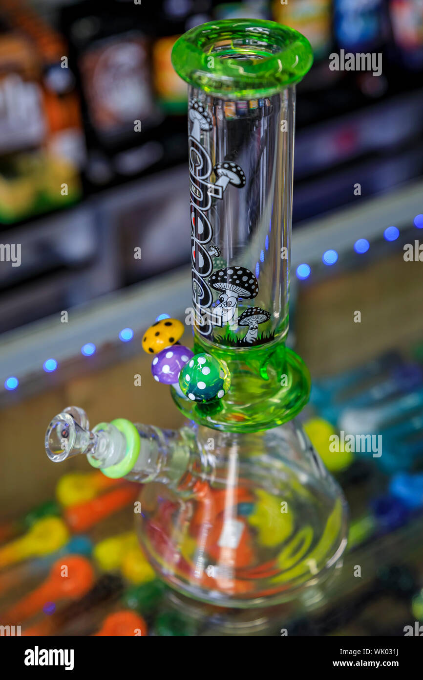 San Francisco, USA - July 04, 2019: High end Cheech and Chong glass bong  for smoking medicinal and recreational marijuana in a Haight Ashbury store  Stock Photo - Alamy