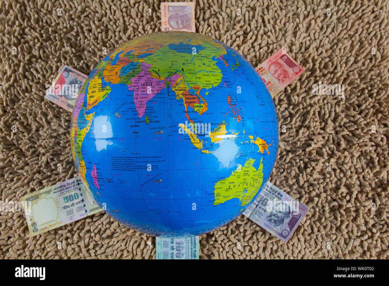 Globe Banknotes High Resolution Stock Photography and Images - Alamy