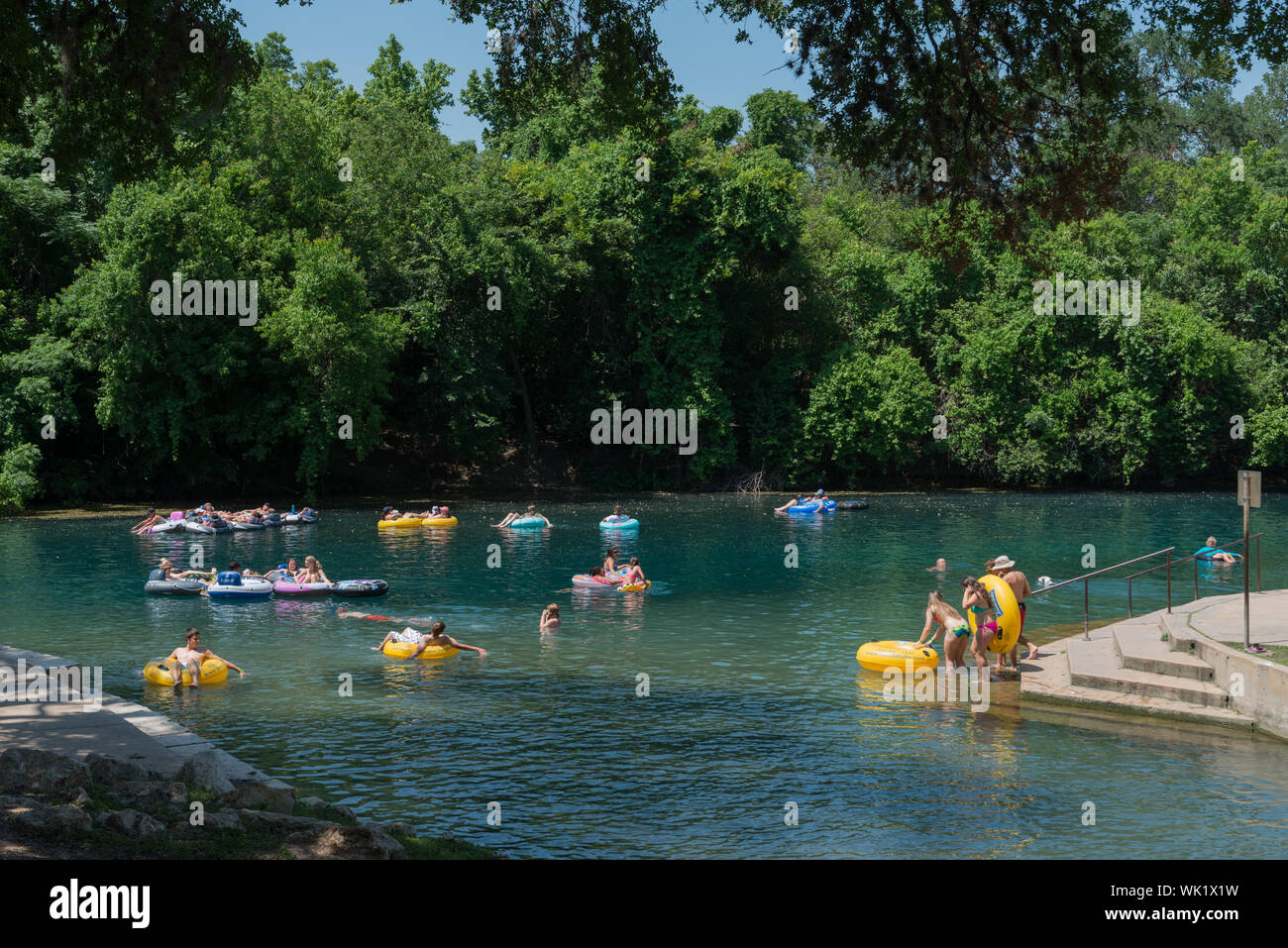 Comal tubing hires stock photography and images Alamy