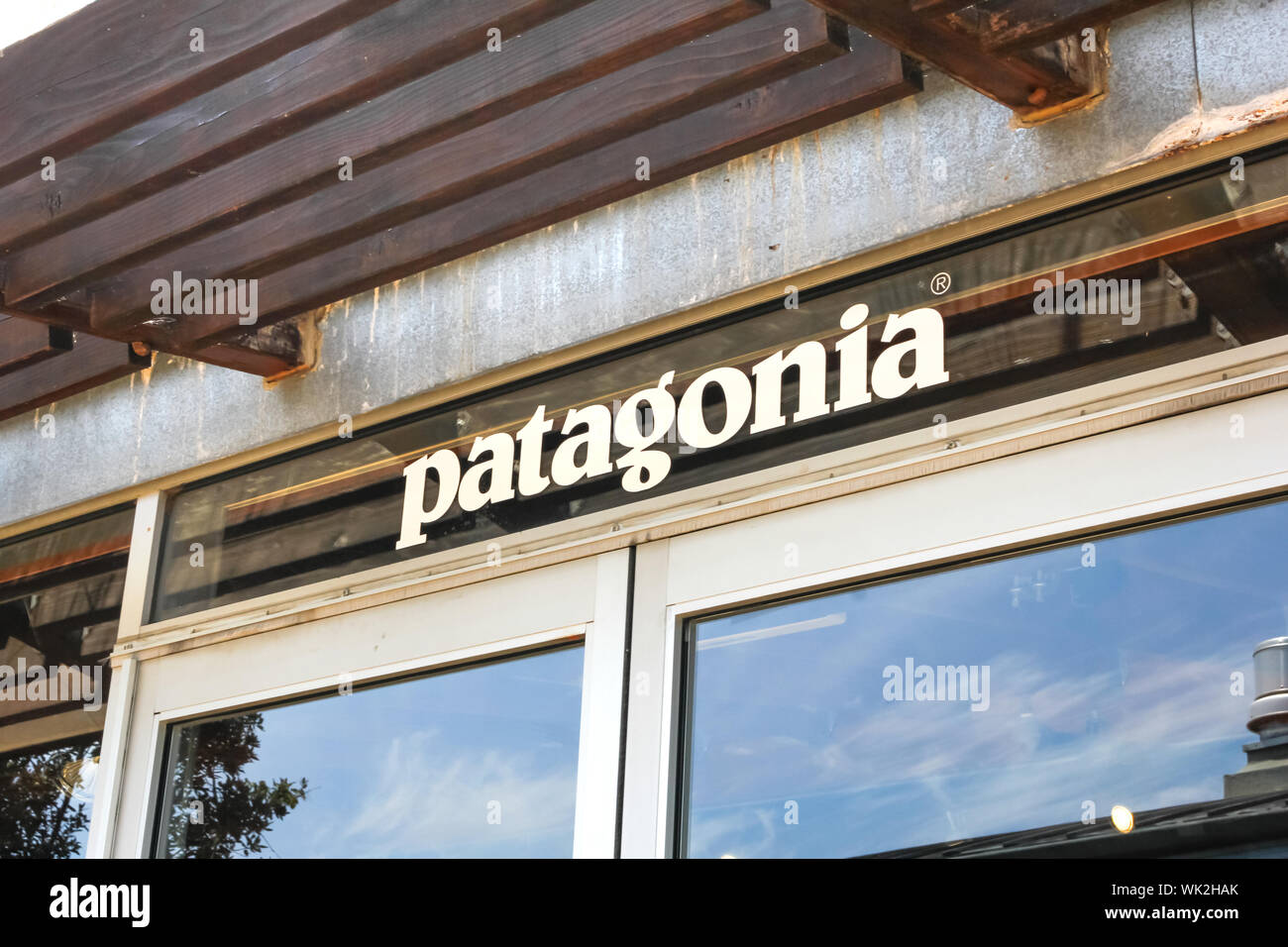 Patagonia clothing hi-res stock photography and images - Alamy