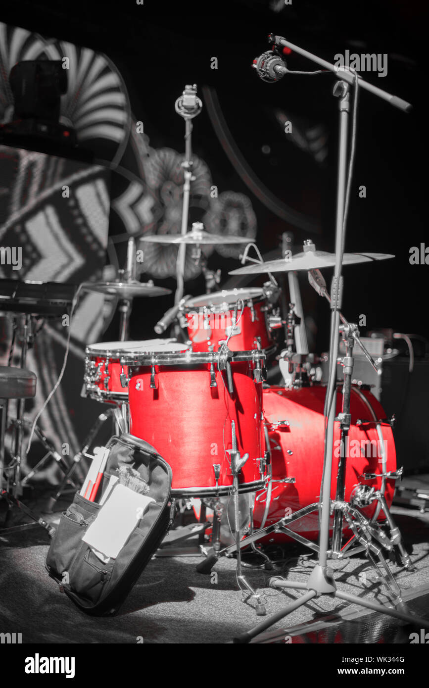 drums on stage before a music concert Stock Photo - Alamy