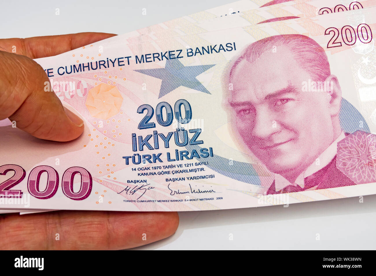 200 турецких в рублях. 4250 Лир в рублях.