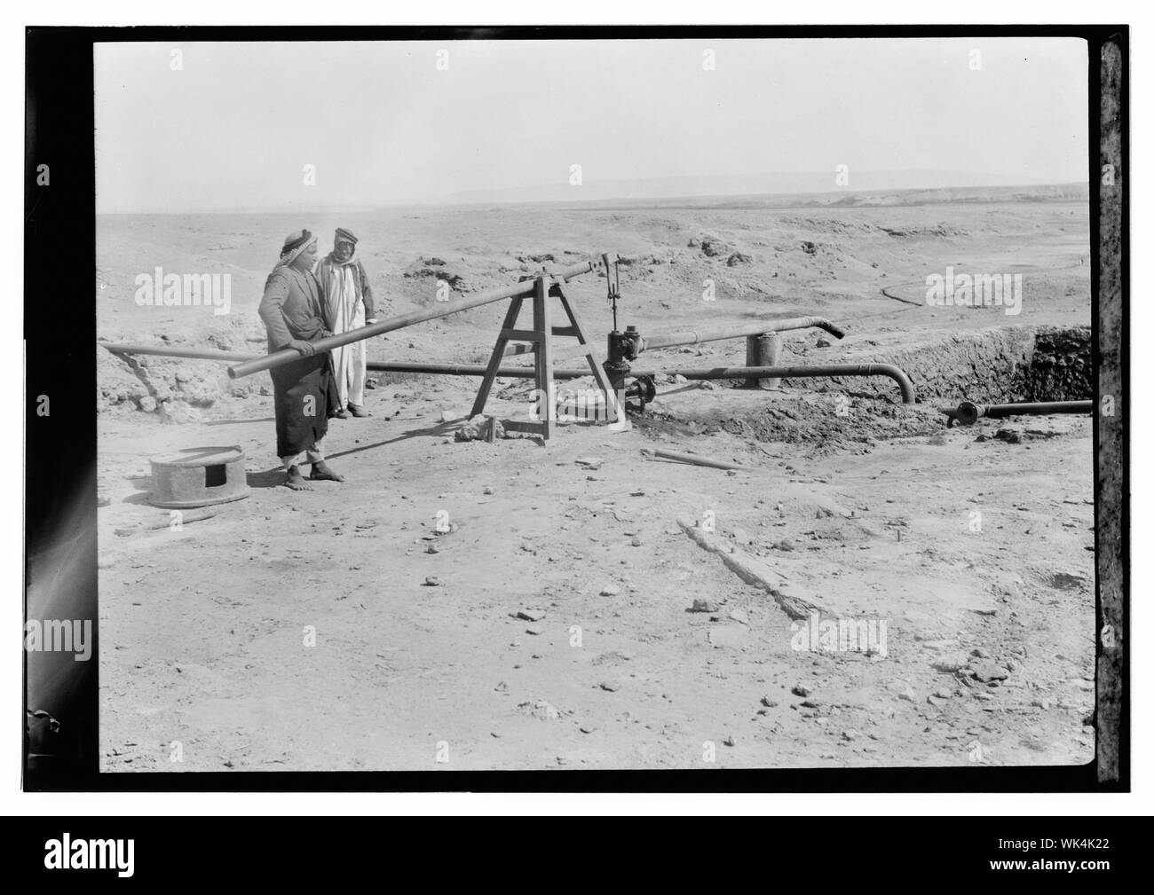 Bitumen iraq hi-res stock photography and images - Alamy