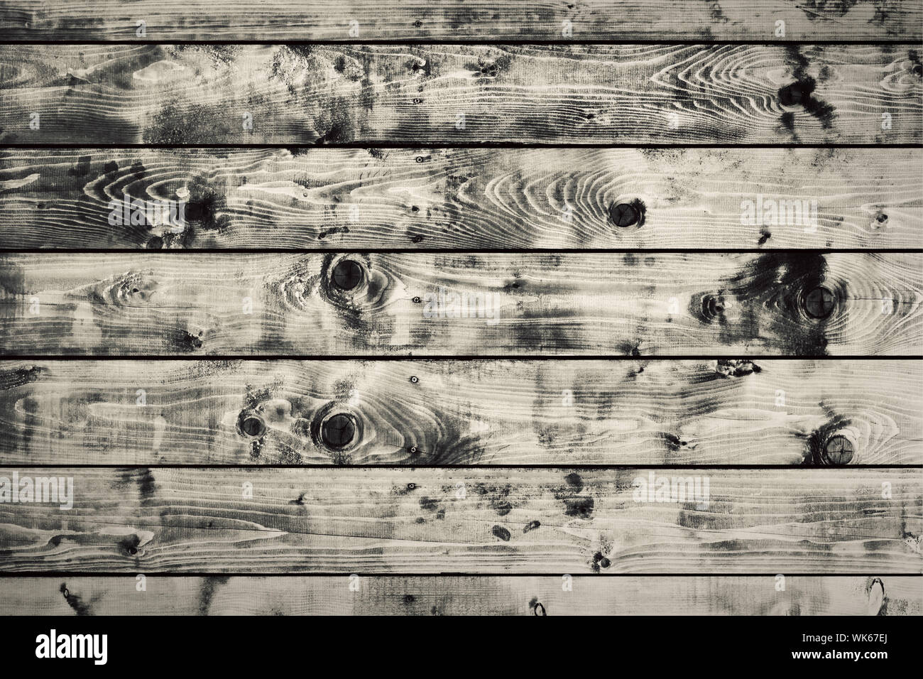 Hình ảnh nền gỗ cũ trông thật đơn giản nhưng đầy quyến rũ. Với đường vân ốc đầy bất đối xứng và màu sắc ấm áp của gỗ, bức ảnh hứa hẹn mang đến một không gian đầy phóng khoáng và tự nhiên. Hãy truy cập ảnh để tận hưởng nét độc đáo của hình nền gỗ cũ này.