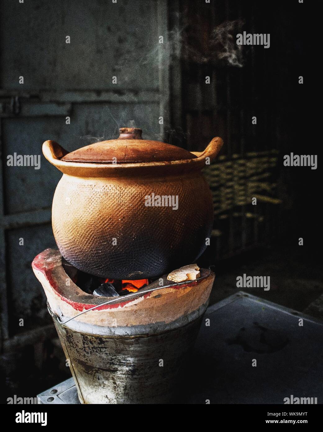 Kettle and fire hires stock photography and images Alamy