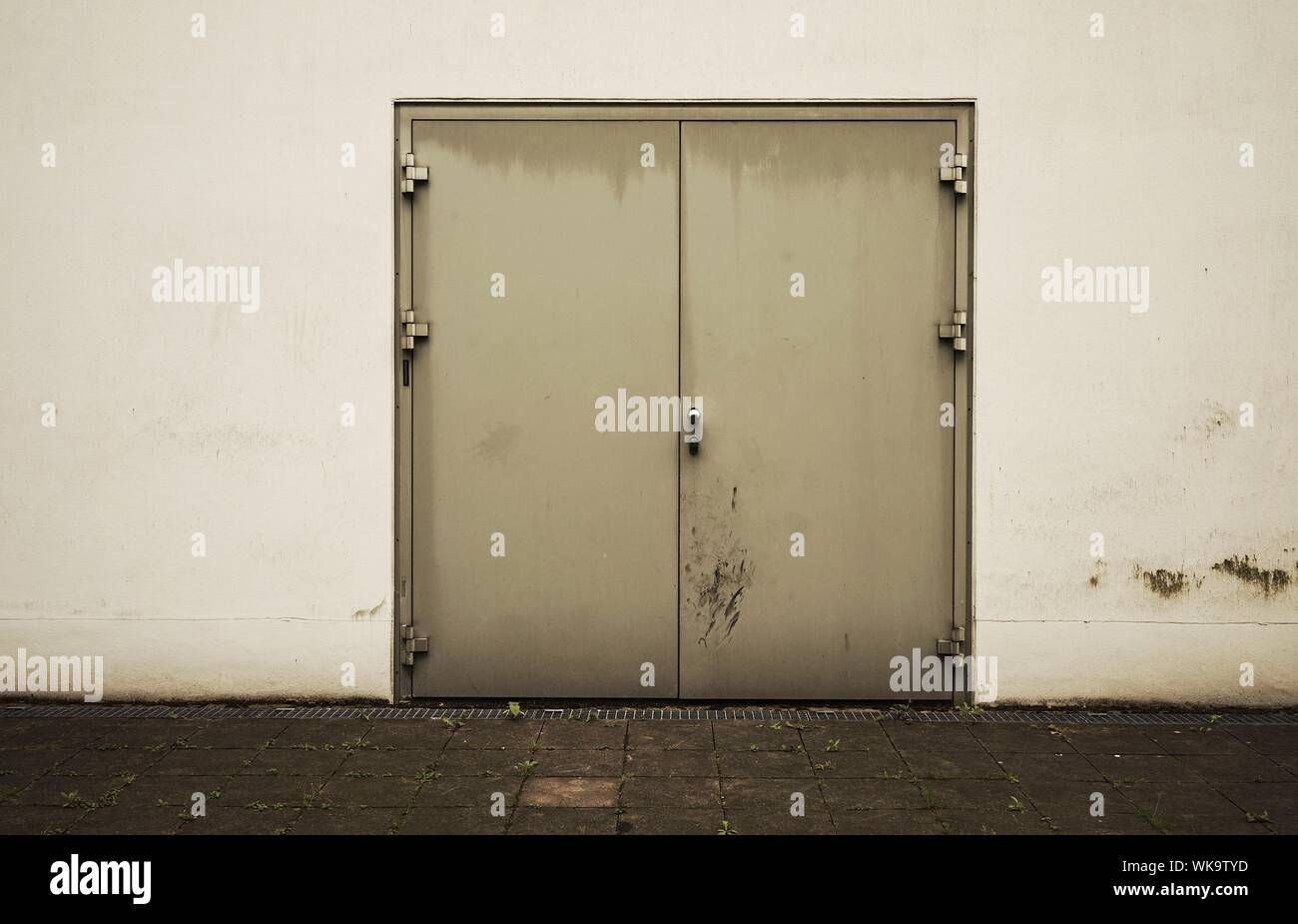 Heavy Door Stock Photos & Heavy Door Stock Images - Alamy