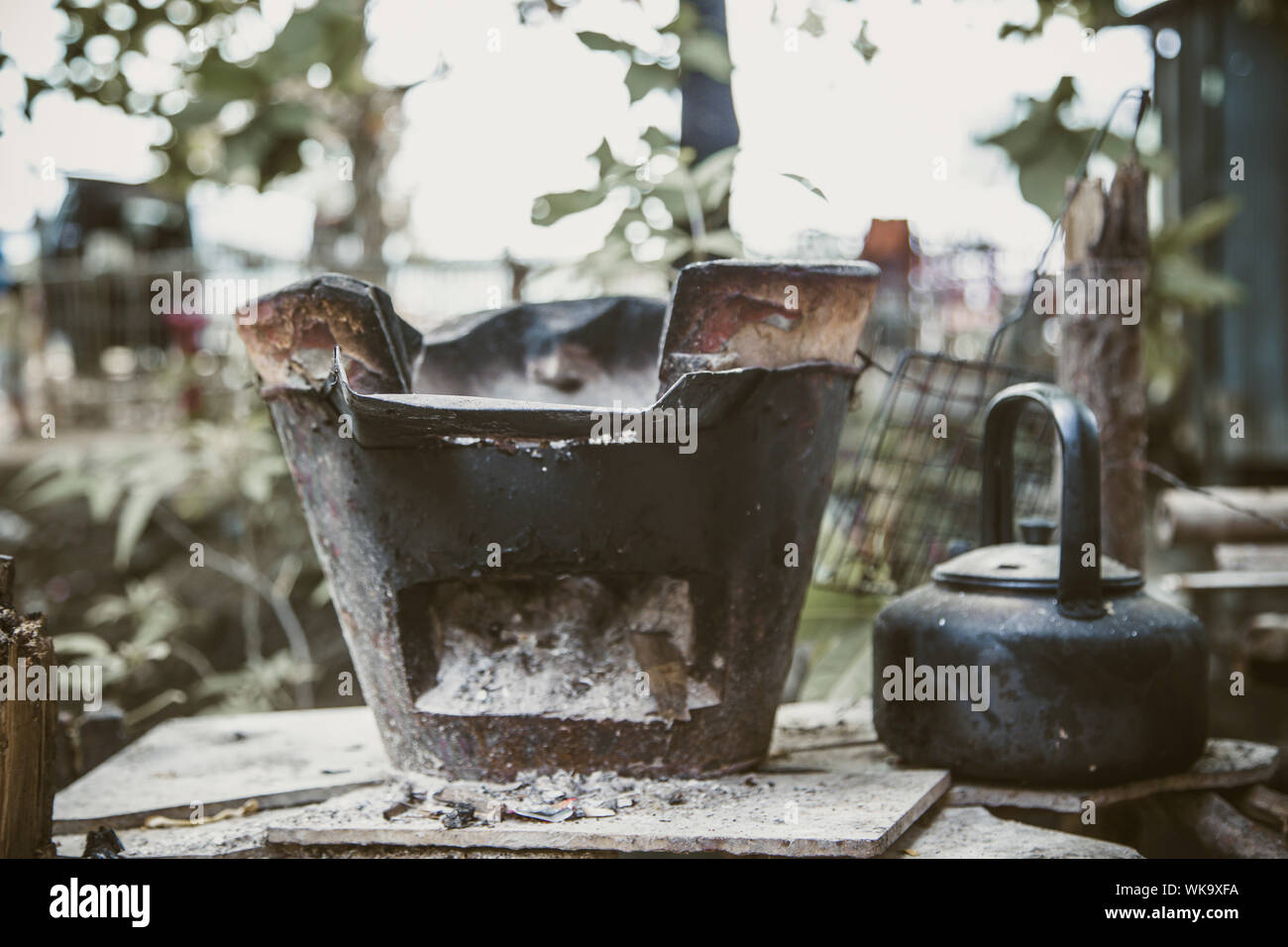 Stove charcoal hires stock photography and images Alamy