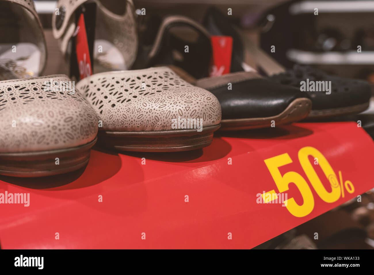 inexpensive shoe stores