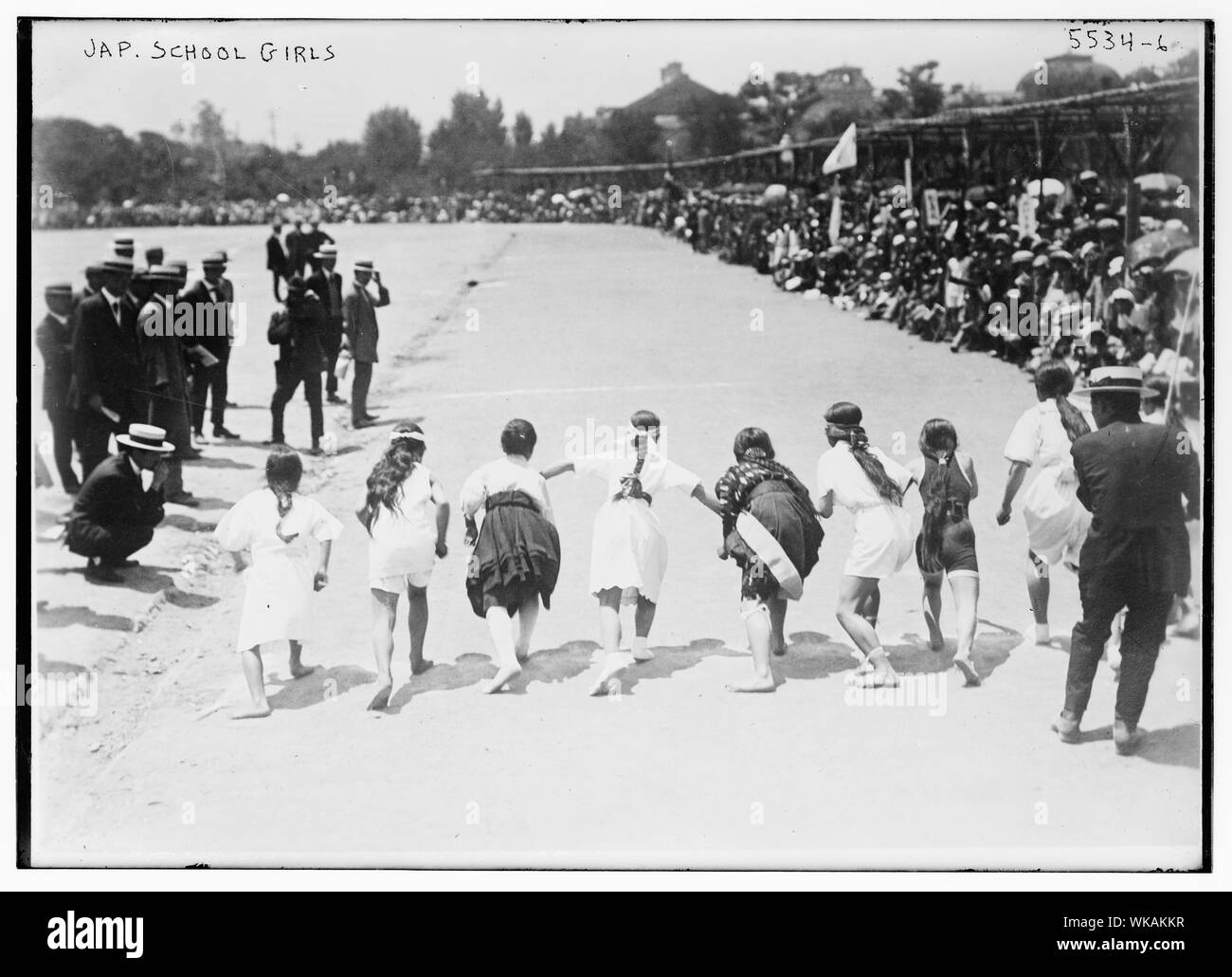 Japanese school girls hi-res stock photography and images - Alamy