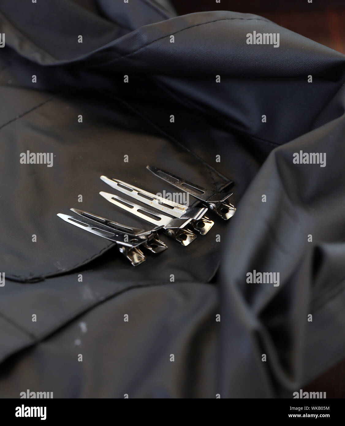 Black stylist apron hi-res stock photography and images - Alamy