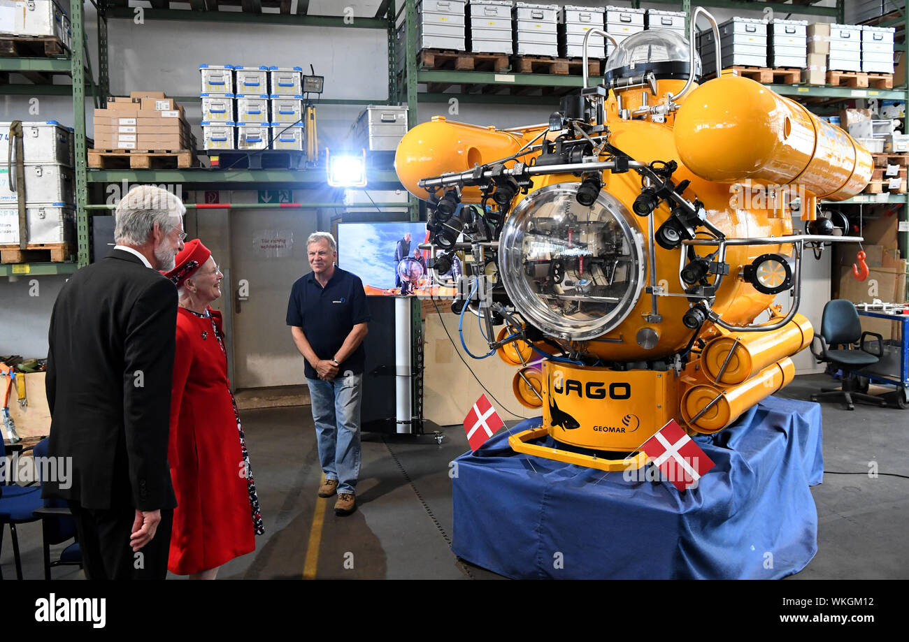 Flensburg, Germany. 04th Sep, 2019. Peter Herzig (l-r), Director of the  GEOMAR Helmholtz Centre for Ocean Research Kiel, and Queen Margrethe II of  Denmark are standing in front of a diving robot