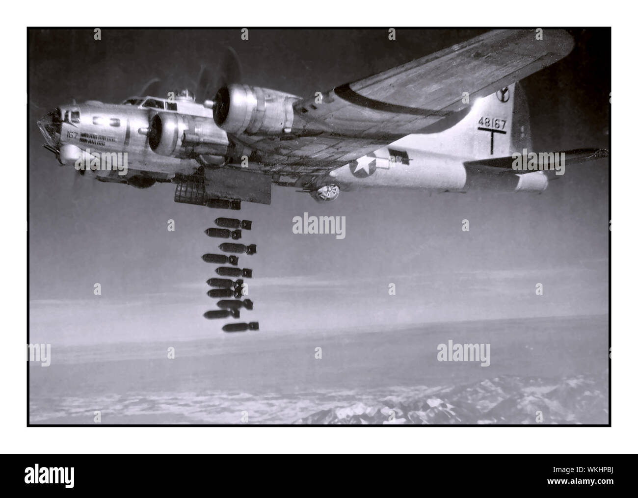 B17 bomber bombing run Cut Out Stock Images & Pictures Alamy
