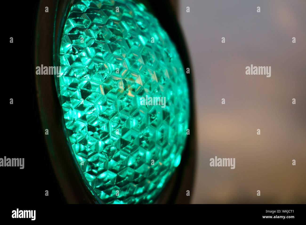Green traffic light close up hi-res stock photography and images - Alamy