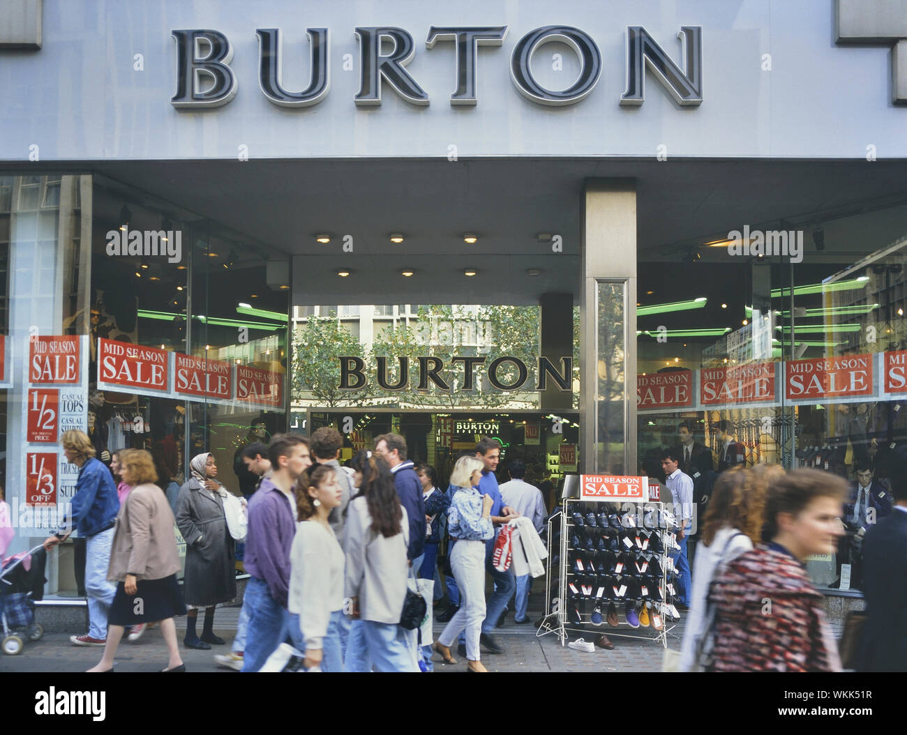 Burton clothing shop hi-res stock photography and images - Alamy