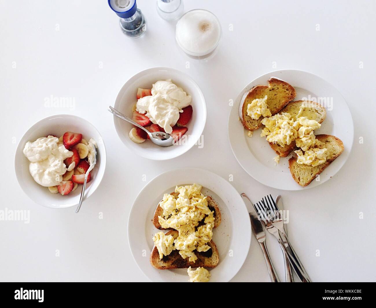 Scrambled eggs toast hires stock photography and images Alamy