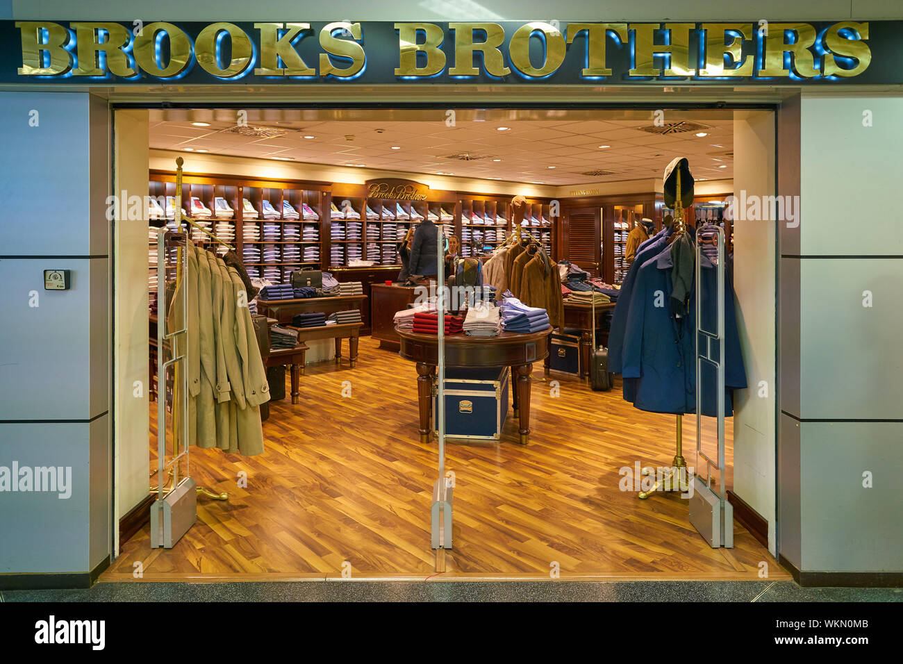 Brooks clothing store hi-res stock photography and images - Alamy