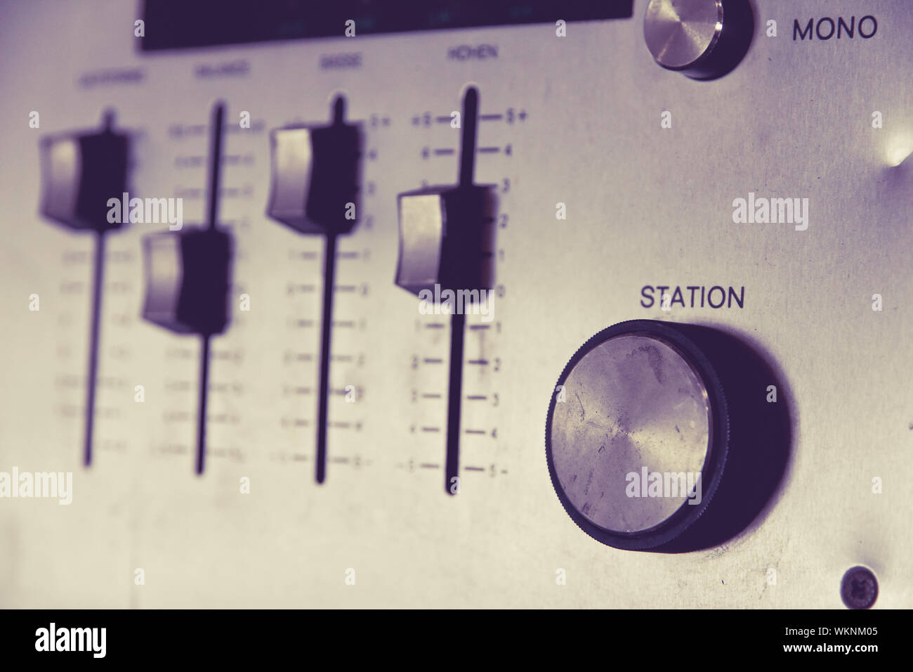 Classic radio receiver hi-res stock photography and images - Alamy