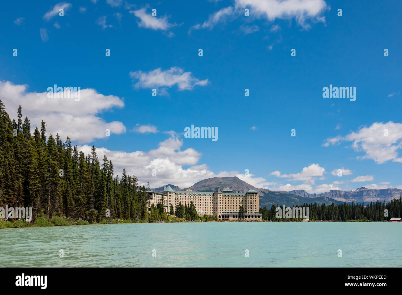 The beautiful Fairmont Chateau Lake Louise and Lake Louise at Banff ...