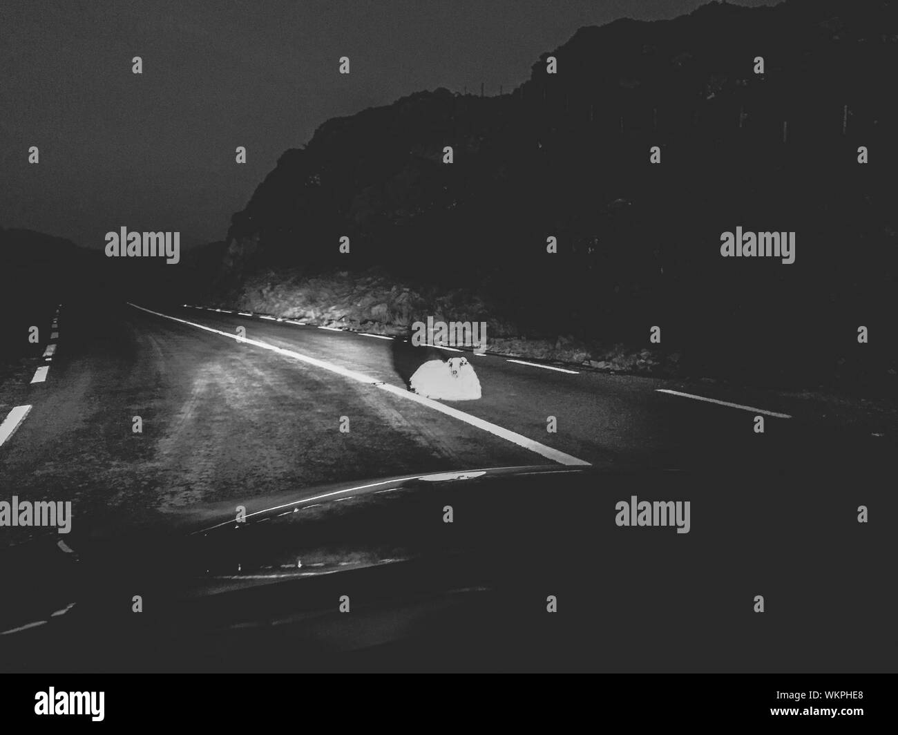 Country road night empty hi-res stock photography and images - Alamy