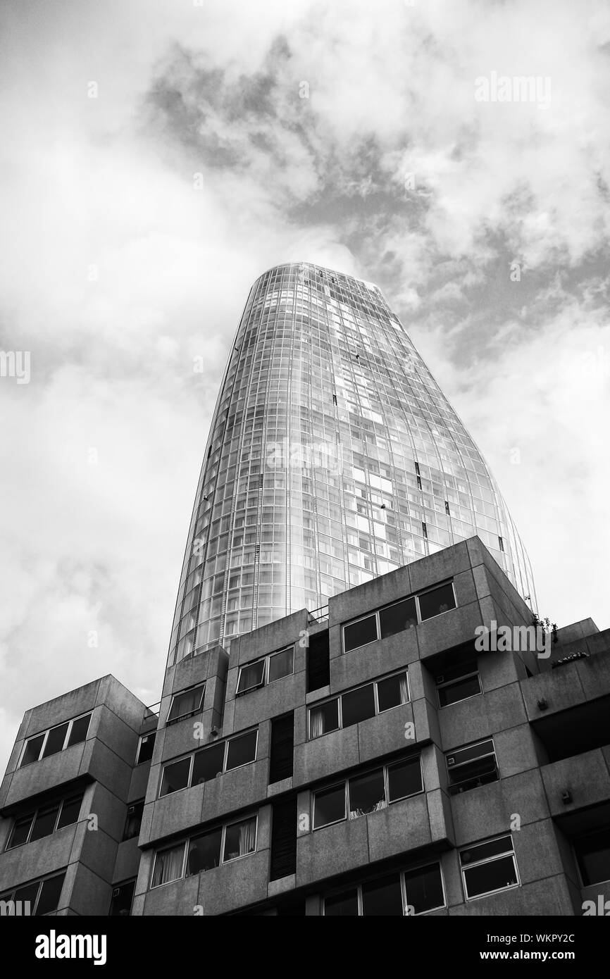 Panorama glass modern skyscraper Black and White Stock Photos & Images ...