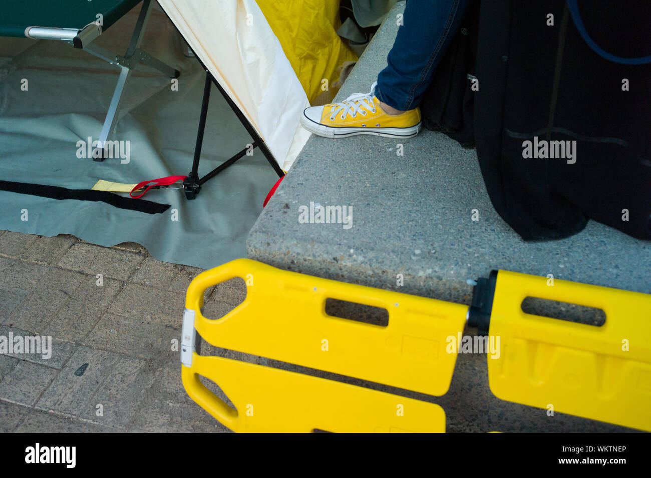 Woman on stretcher hi-res stock photography and images - Alamy